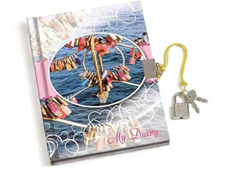 Diario Desi Segreti Love cm 13x18 soggetti Assortiti con Lucchetto